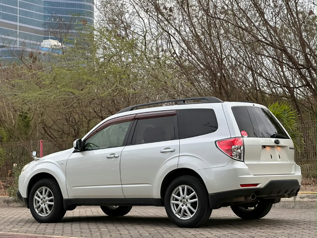 SUBARU FORESTER thumbnail 2